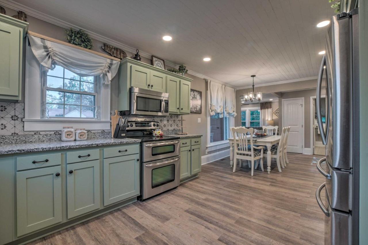Peaceful Renovated Home With Deck On Half Acre! Asheboro Esterno foto